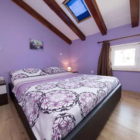 In 5256 * קריקווניצה