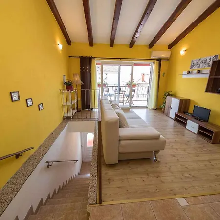In 5256 Apartment *